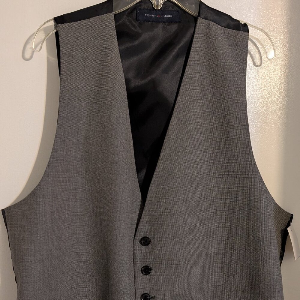 NWT Tommy Hilfiger Mens formal vest